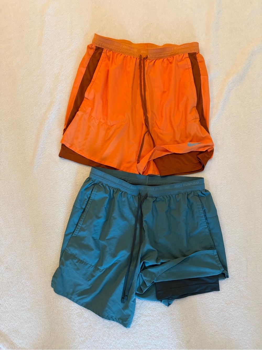 2 pairs Nike Men’s 2in1 running shorts M